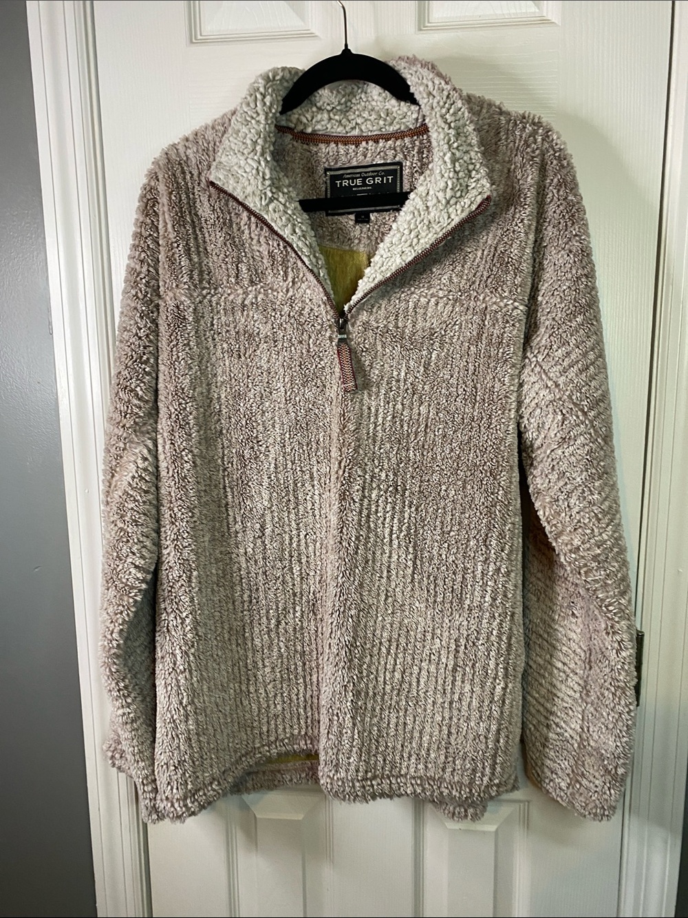 True Grit Sherpa Half-Zip Pullover - Taupe Jacket Size Medium.